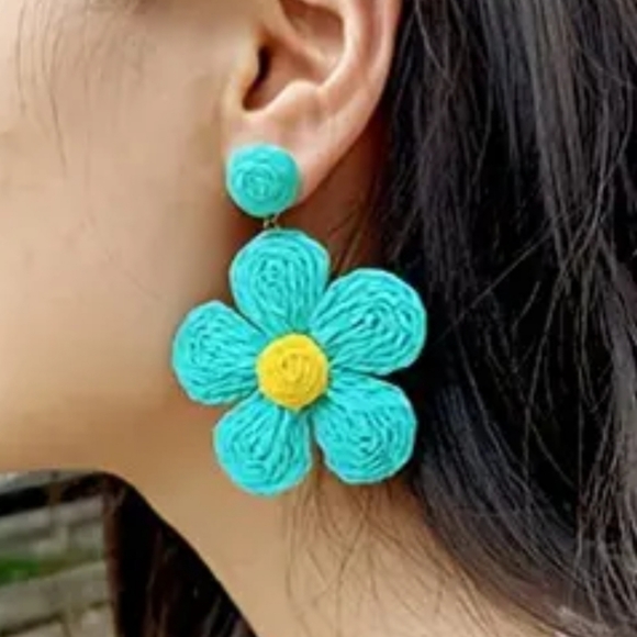 Raffia Flower Earrings - Picture 2 of 4